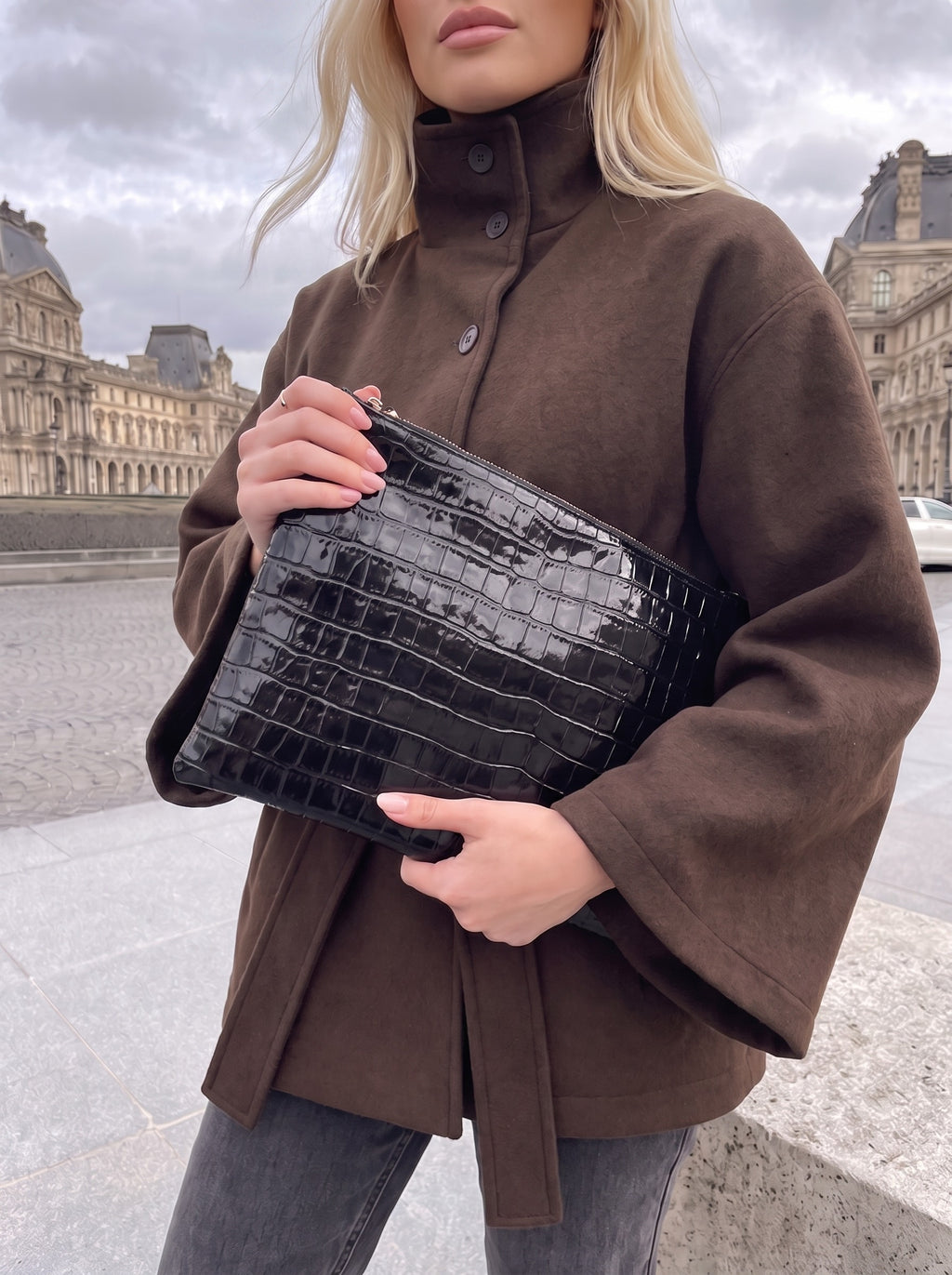 The Paris Pouch
