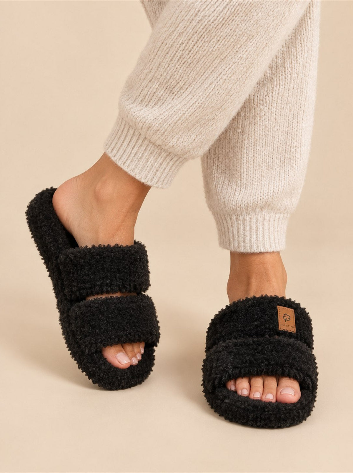 The New York Slipper — Black